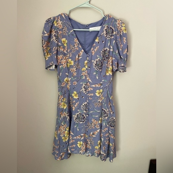 ASTR The Label Lavender Floral Dress Size XS - Picture 1 of 12
